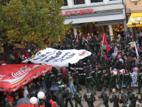 4x10-Meter-Transpi auf Antifa-Block