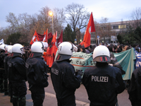 Polizei trennt Demo von Conny-Mahnmal