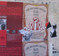 Plakat mit Klassenkampf-Gimmicks