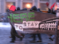 Dynamischer Demoauftakt in der Roten Straße, Göttingen 30.1.2010