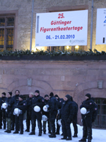 Grüne Figurenthatertage..., Marktplatz Göttingen, 30.1.2010