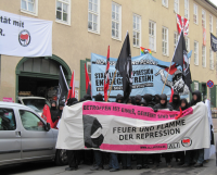 als kleine Demo zum Auftaktort