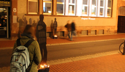 Silhouetten, vor der heutigen Stadtbibliotek, 15.11.2013