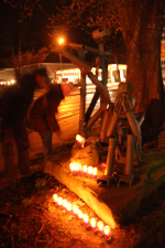 Rote Nelken am Mahnmal Rote Nelken am Mahnmal
