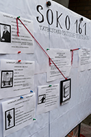Ermittlungsergebnisse der Soko161 auf einer Pinnwand