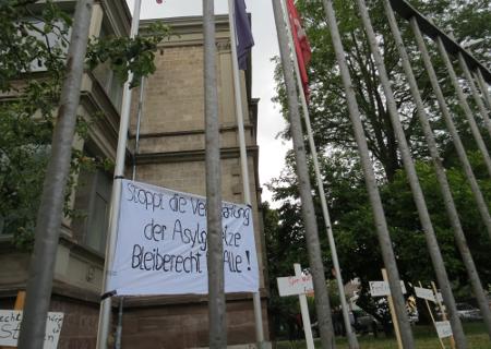 Protest gegen die Asylrechtsverschärfung