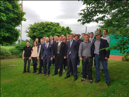 Gruppenfoto von TeilnehmerInnen des niedersächsischen JA-Kongresses am 1. Juli diesen Jahres.